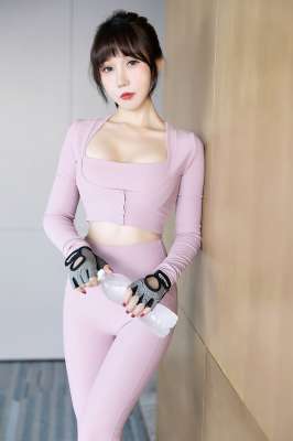 波巧酱健身房曼妙身姿十分养眼