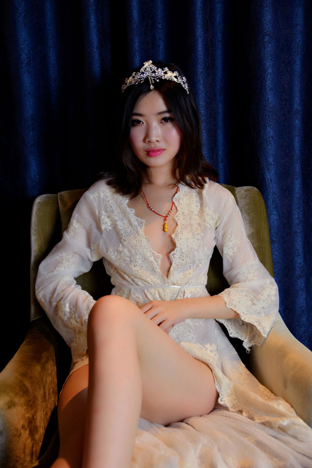 白色纱裙气质优雅妞
