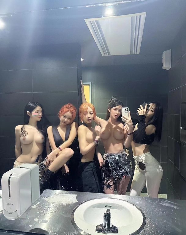 巧笑倩兮，美目盼兮