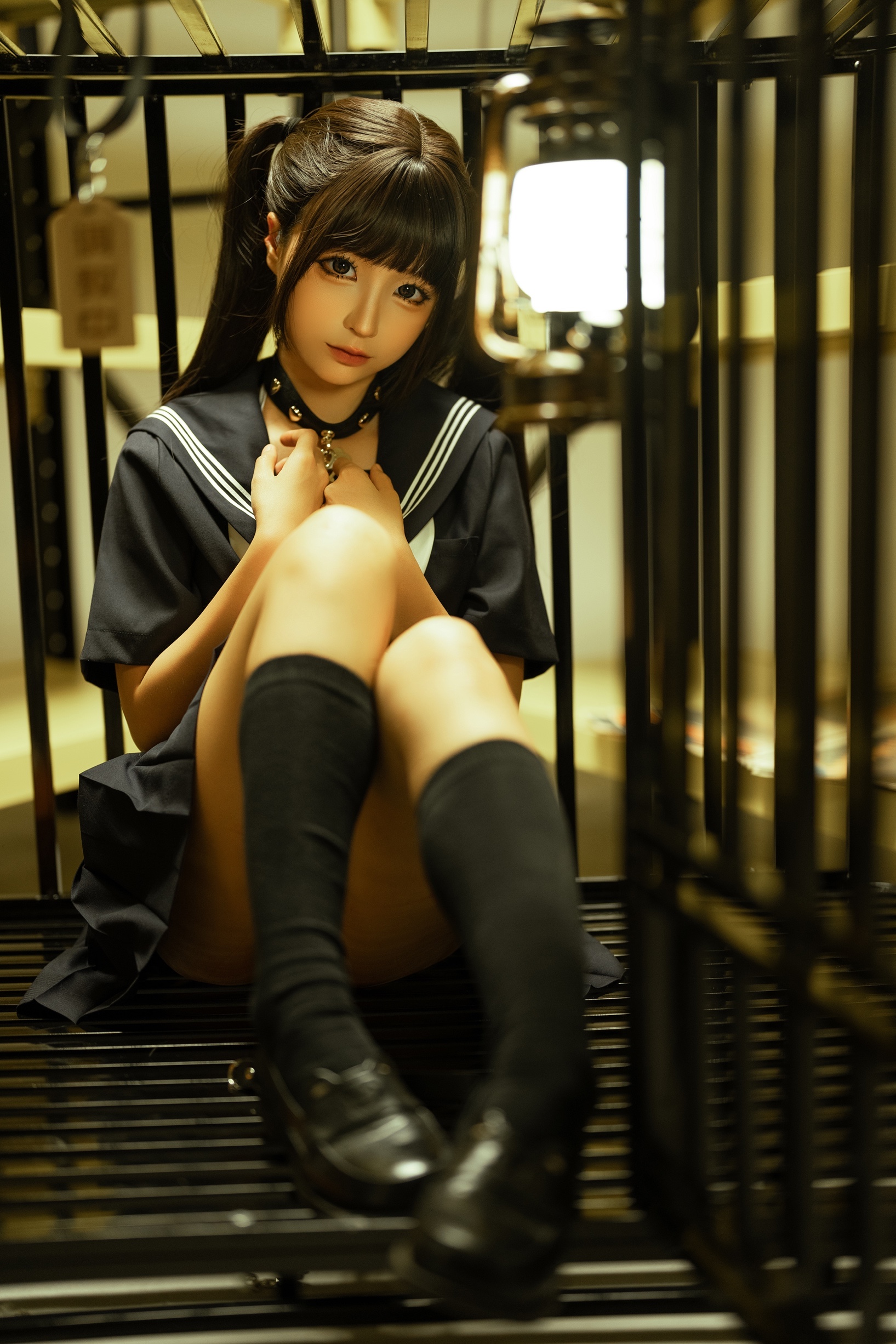光女仆 水手服 囚笼