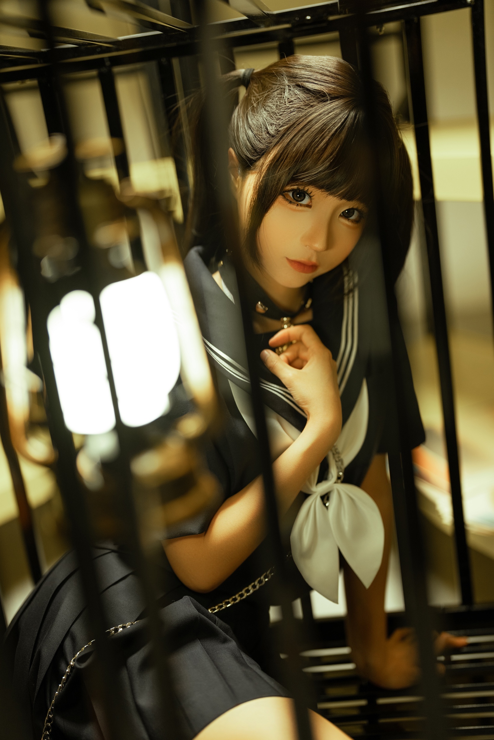 光女仆 水手服 囚笼