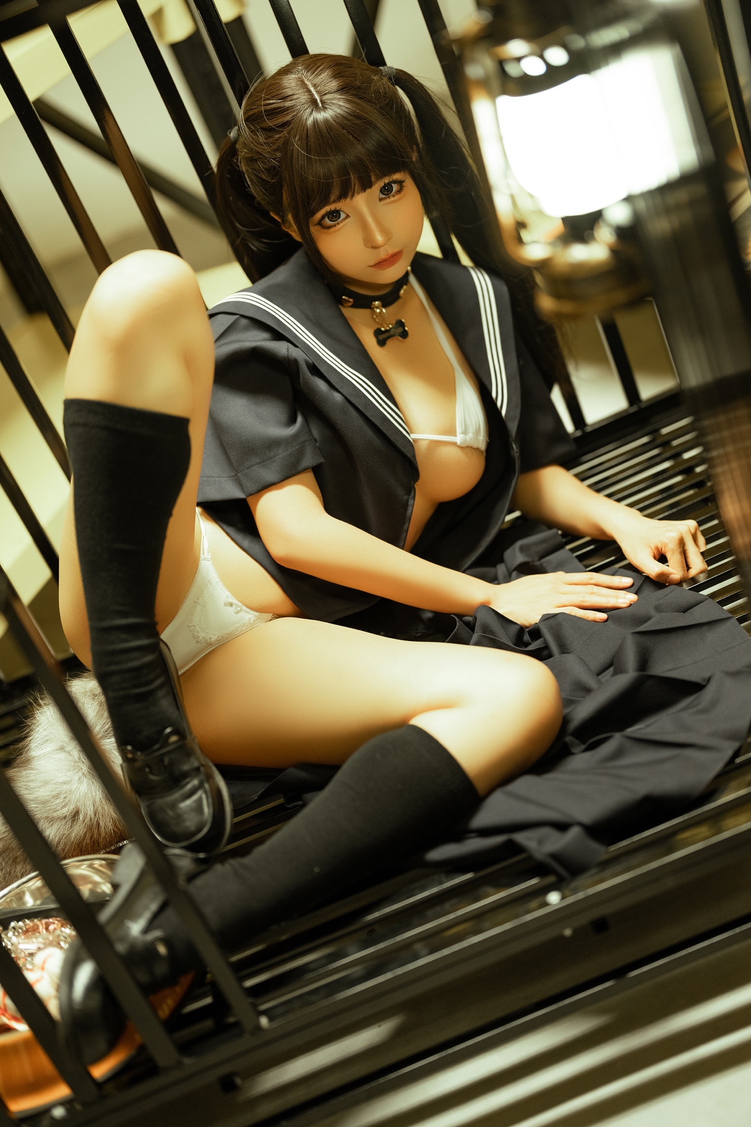 光女仆 水手服 囚笼