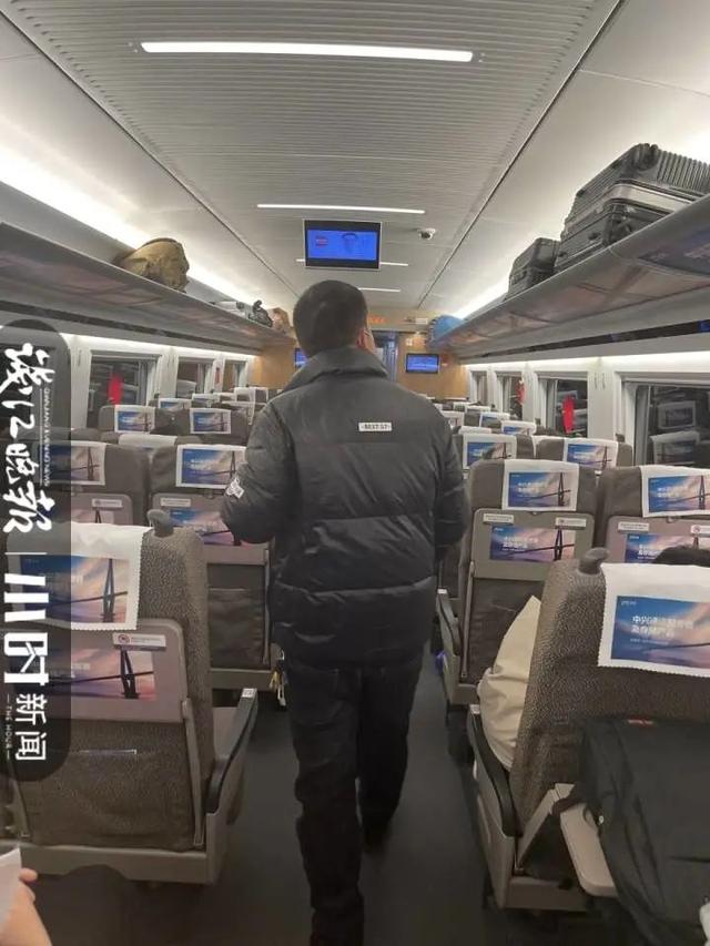 2022春运首趟加开列车已出发！乘客：过年这几天，真的可以洗去一年劳累