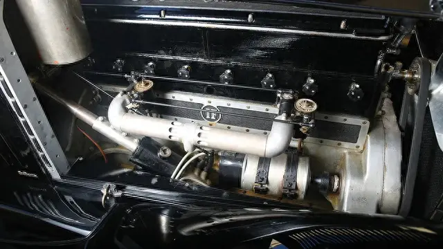 H8、直12、V16这些怪异的发动机气缸布局，还真的有汽车用过