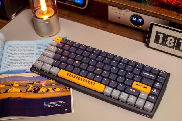 别有风味，桌面上的瑞士糖｜杜伽HiKeys机械键盘&ZOMO航海王键帽