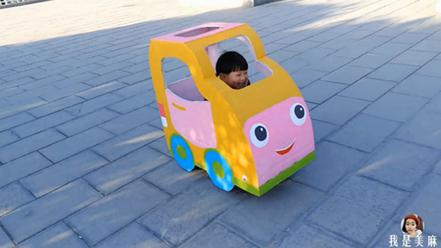 用废纸箱自制儿童小汽车，宝宝坐进去开得很灵活，至少又省了几百