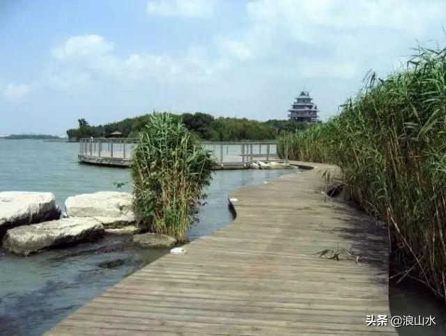 单日深度休闲环金鸡湖，途登桃花岛，经李公堤，过东方之门
