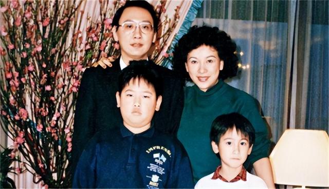 汤臣集团公子汤珈铖，父亲去世留上海133套房，一套市值2亿