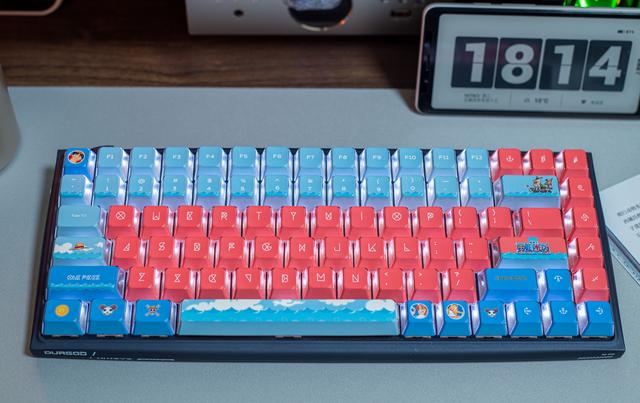 别有风味，桌面上的瑞士糖｜杜伽HiKeys机械键盘&ZOMO航海王键帽