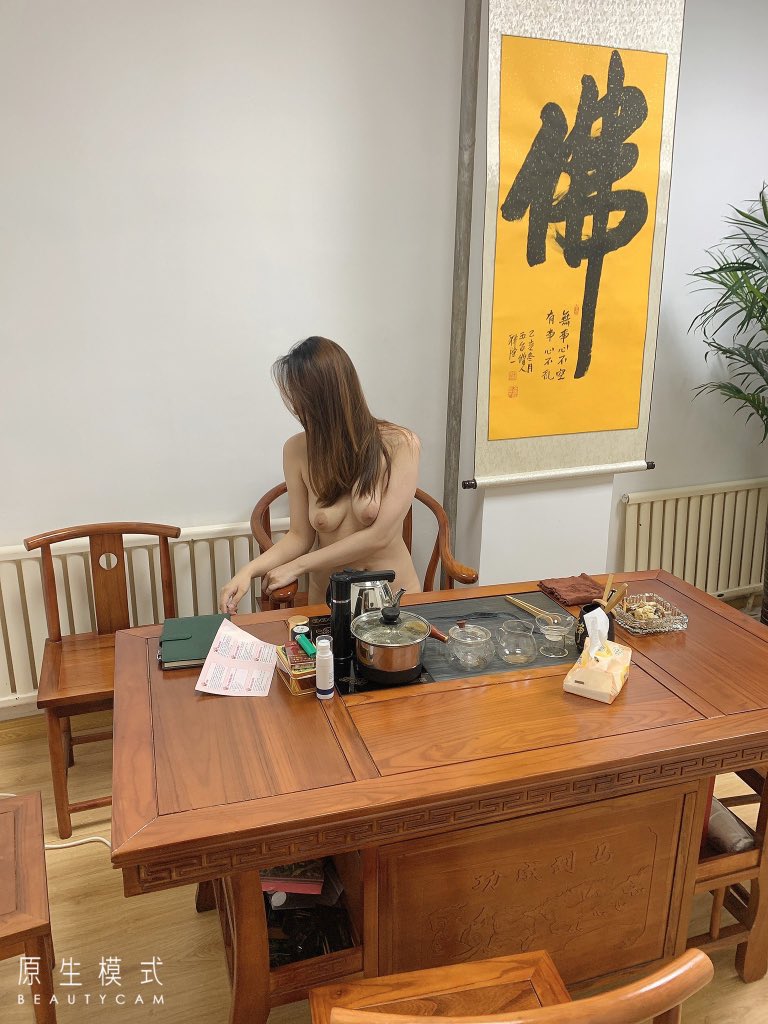 南国有佳人，容华若桃李