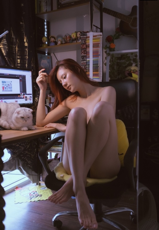 美女与猫猫