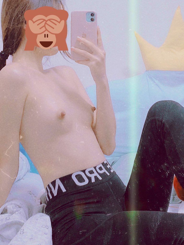 对镜自拍的妹子 千娇百媚 又纯又欲