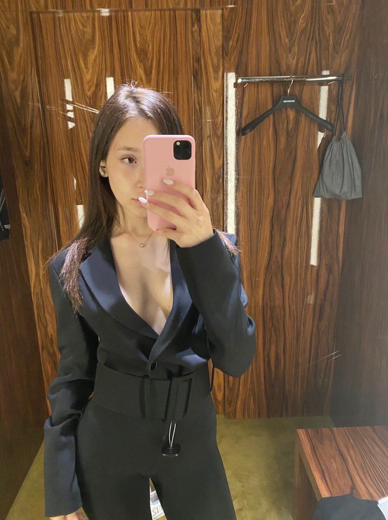 对镜自拍的妹子 千娇百媚 又纯又欲