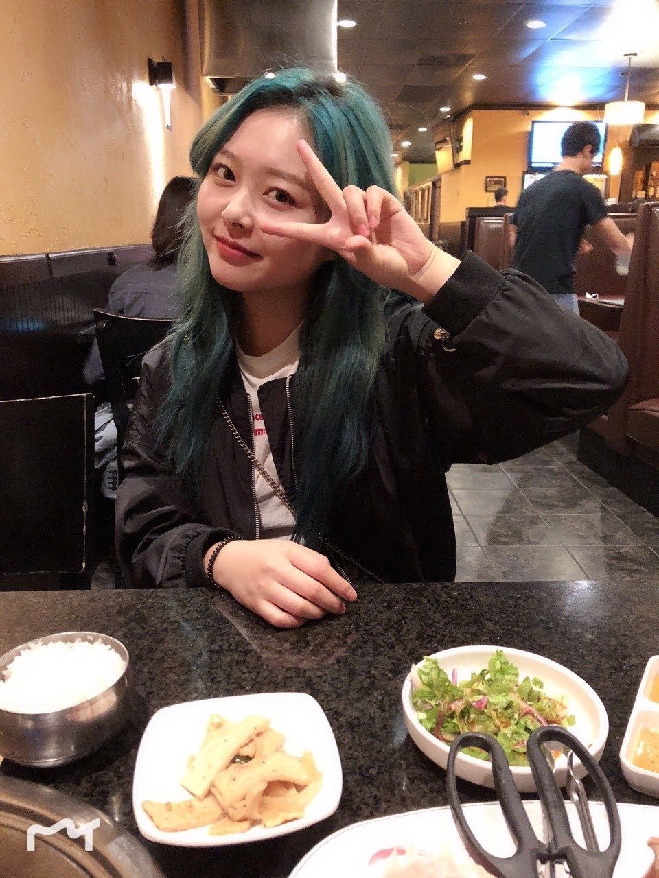 对镜自拍的妹子 千娇百媚 又纯又欲