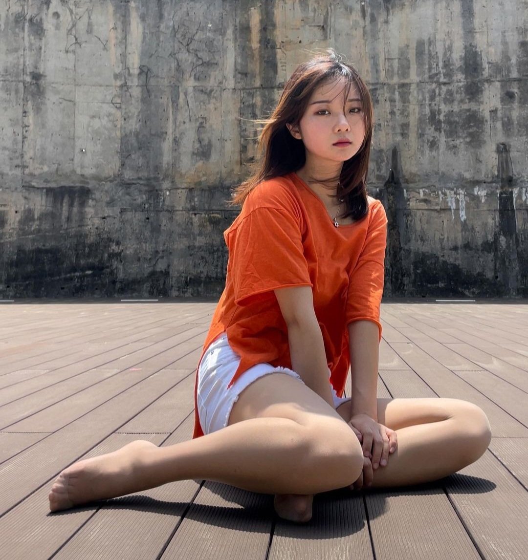 美女美脚玉足图片