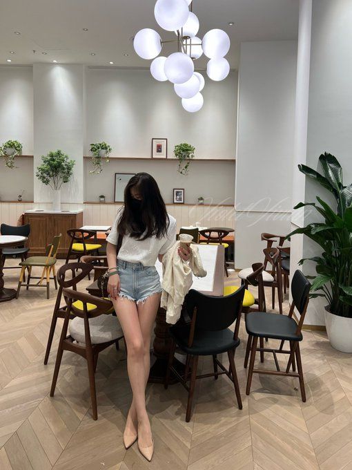 丝袜除了骚,也有很纯,很优雅的