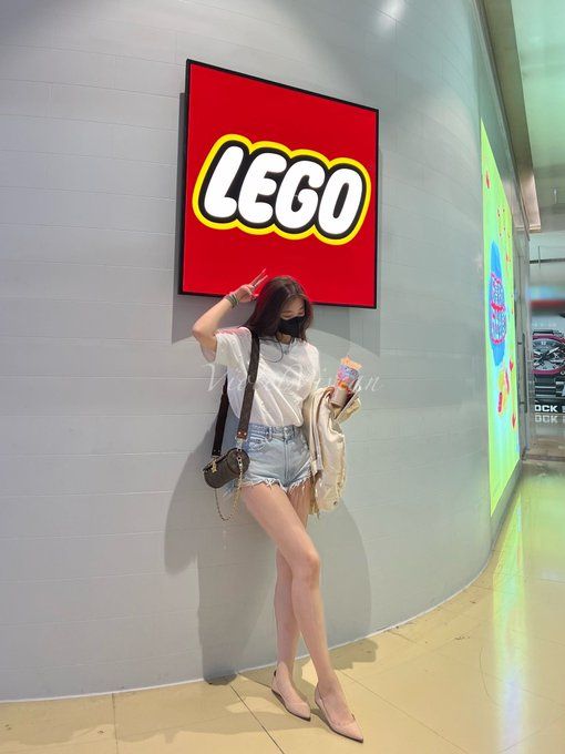 丝袜除了骚,也有很纯,很优雅的