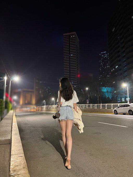 丝袜除了骚,也有很纯,很优雅的