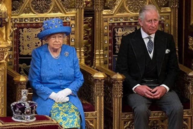 女王登基70年庆典，“老太子”查尔斯出尽风头，安妮公主骑马好帅