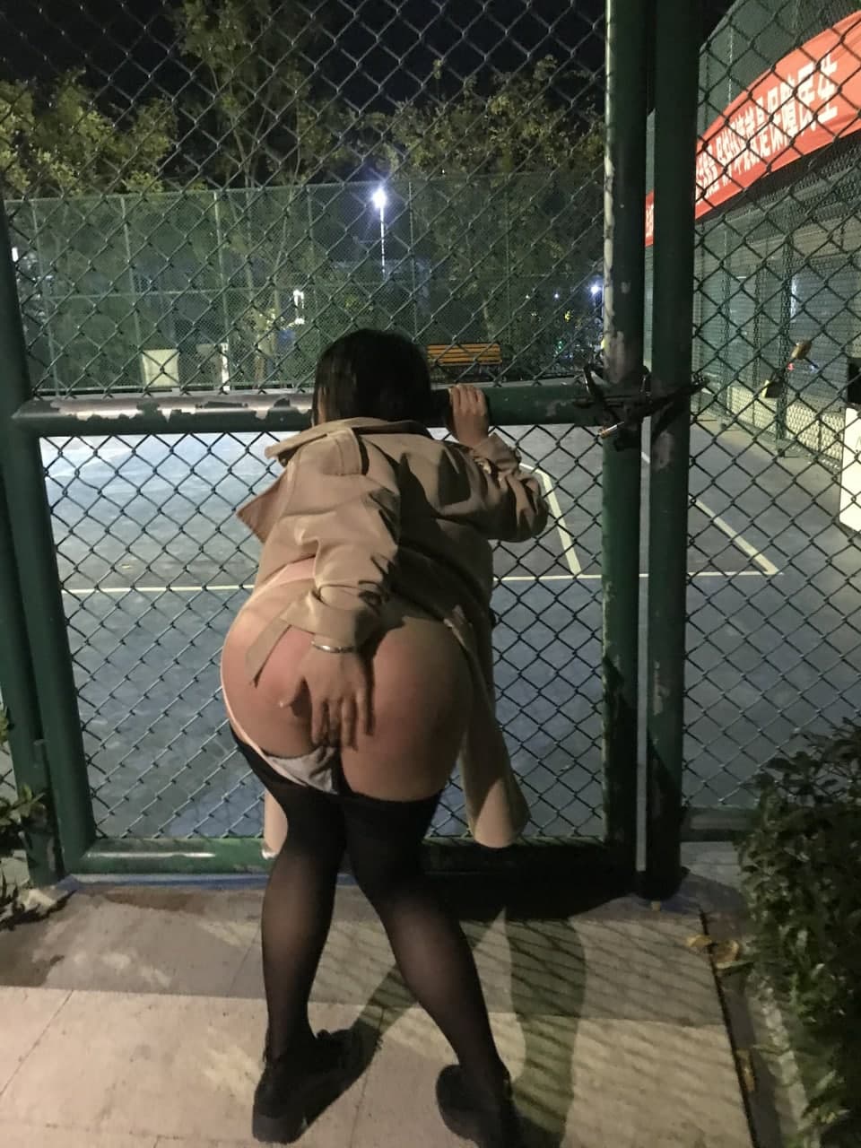 [小母狗] 兄弟们喜欢大屁股还是大奶子？