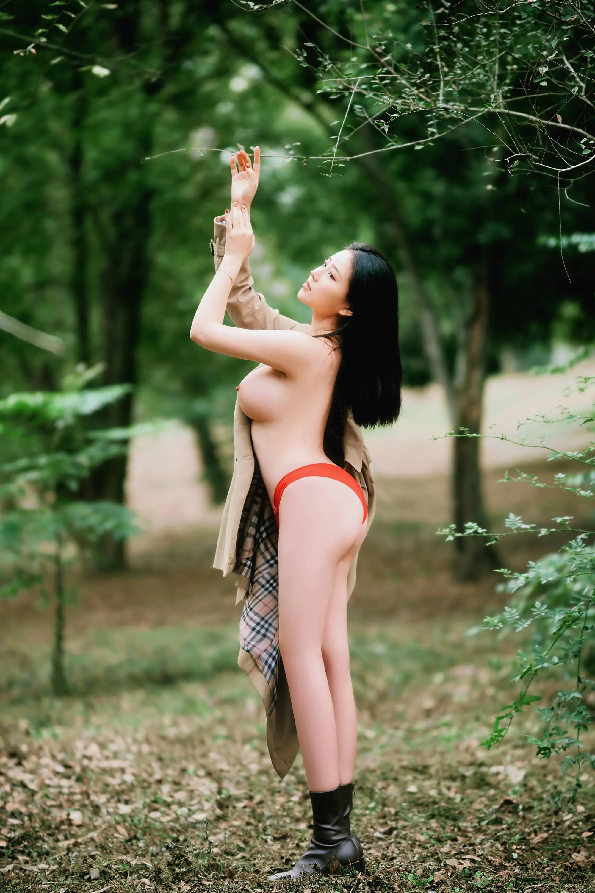 小树林里风景好