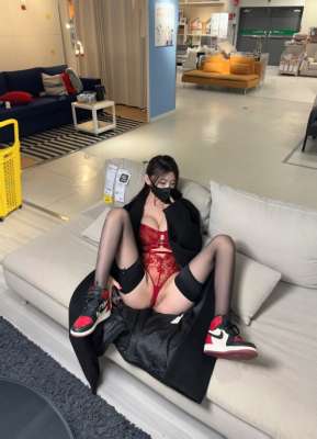 骚妻油亮的丝袜