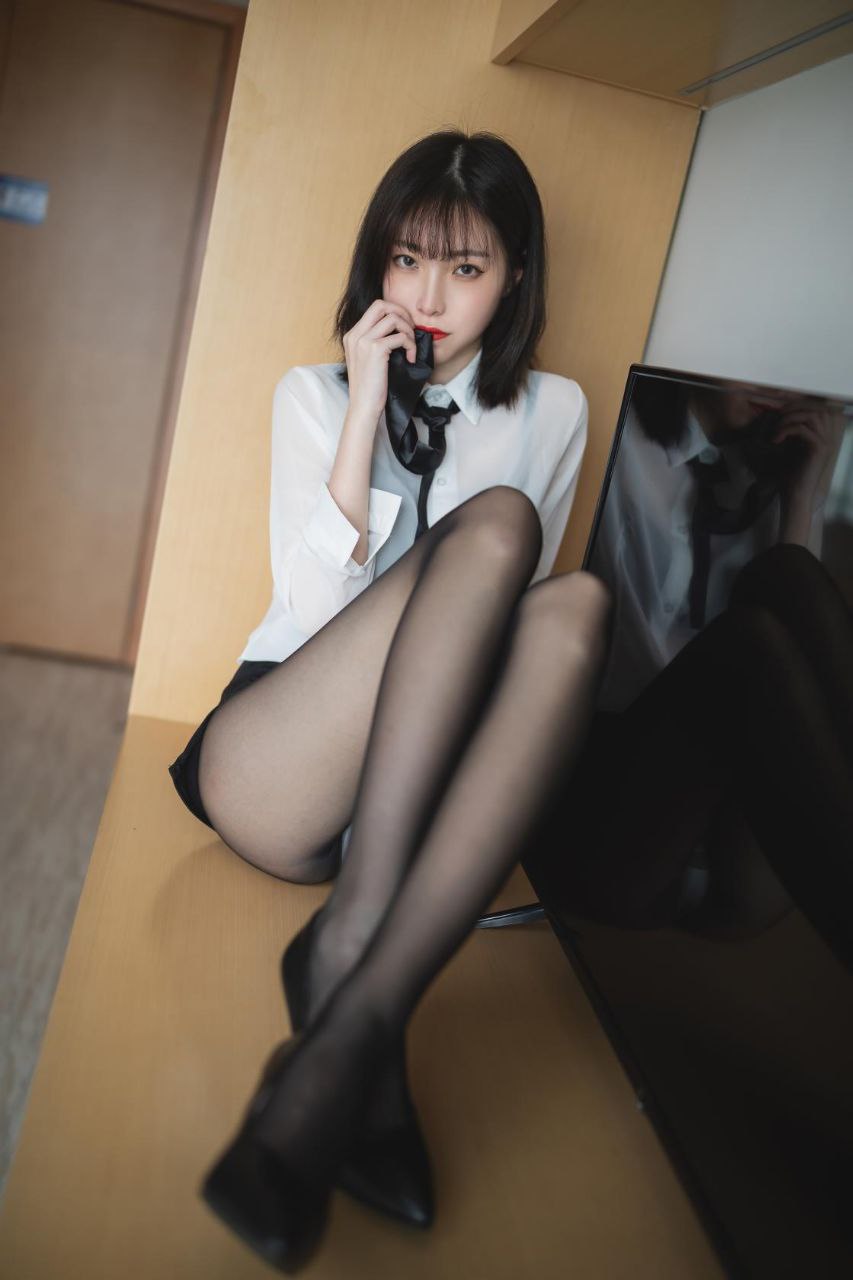 爱的丝足美腿