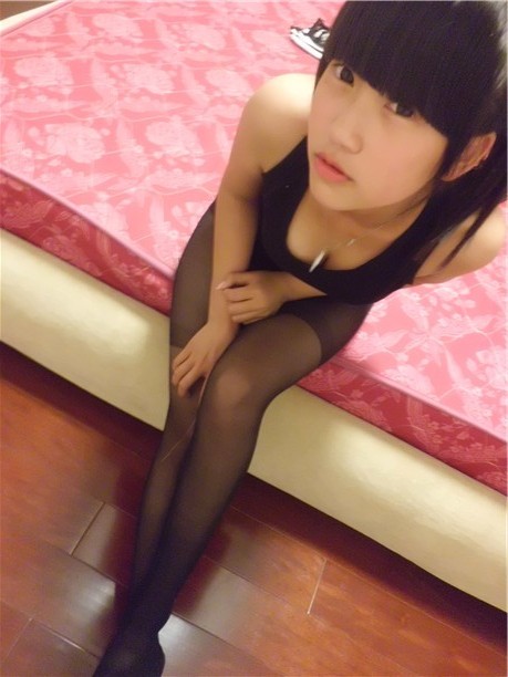 良家纯纯的丝袜 让人有莫名的冲动