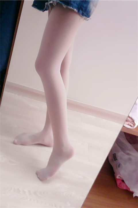 良家纯纯的丝袜 让人有莫名的冲动