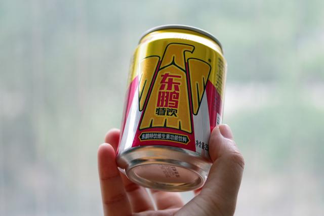 股价飙涨5倍后，东鹏饮料终于“刹车”，它真的值近千亿市值吗？