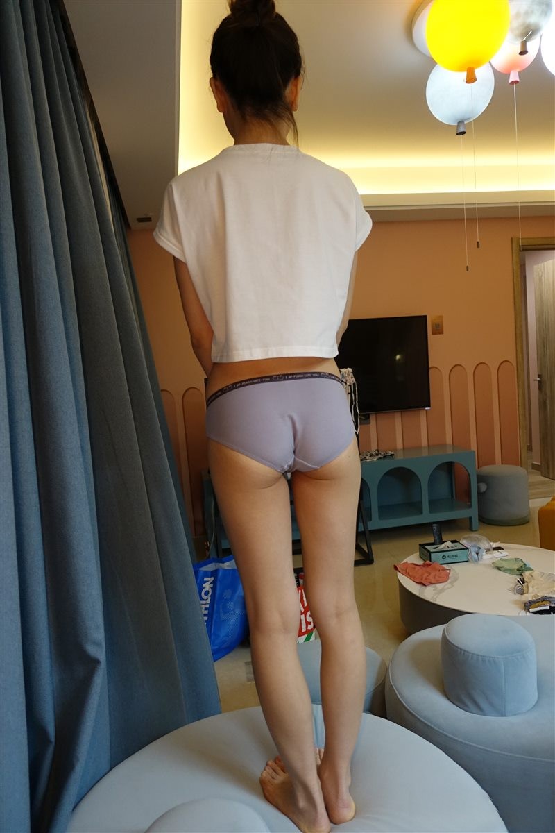 男人随着年龄的增长，目光是向下移的