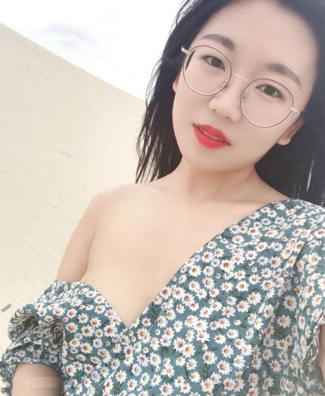 眼镜妹