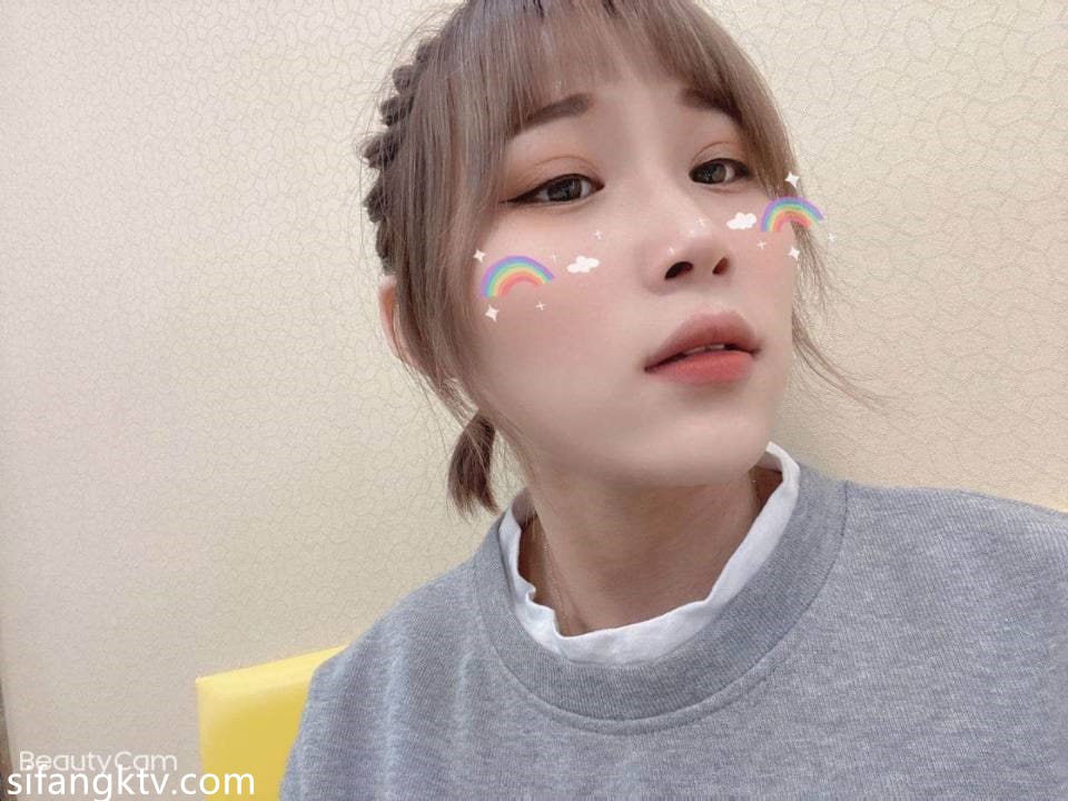 展示反差女和母狗，喜欢这感觉