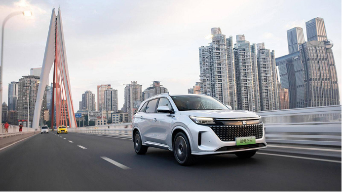 9.98万元的蓝电E5；中国油电同价SUV的标准答案！