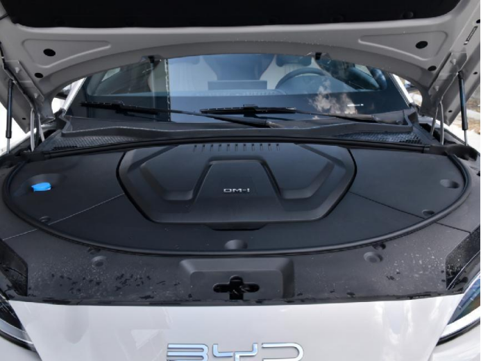 掀桌子了：中型插混SUV蓝电E5不到10万，比宋PLUS便宜6万