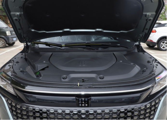 蓝电E5打开SUV“油电同价”格局，9.98万能买插混SUV，还看啥CS75PLUS？