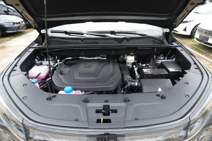 中型插混SUV：9.98万元起与油车一个价，蓝电E5性价比秒杀CS75PLUS