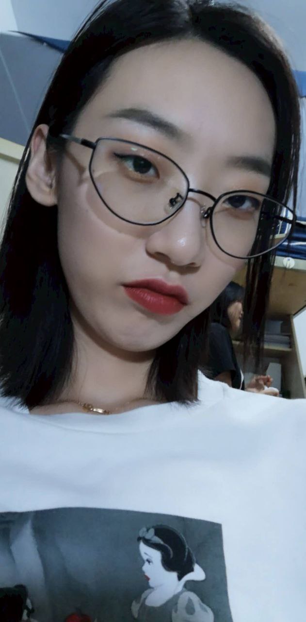 不怕反差婊有文化，就怕反差婊戴眼镜[118P]