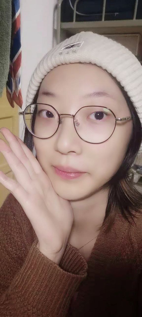 不怕反差婊有文化，就怕反差婊戴眼镜[118P]