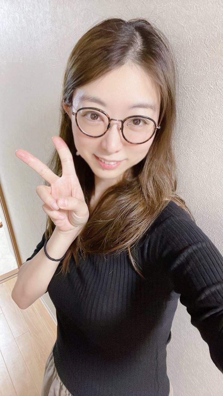 不怕反差婊有文化，就怕反差婊戴眼镜[118P]