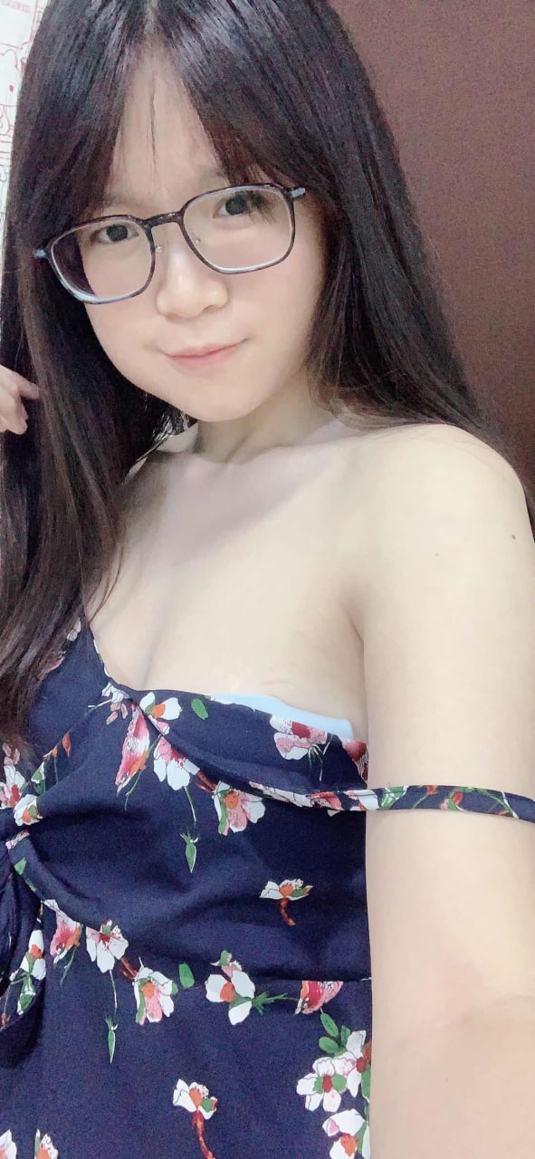 不怕反差婊有文化，就怕反差婊戴眼镜 [118P]