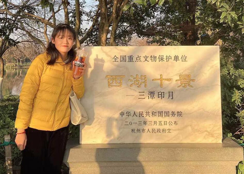 不怕反差婊有文化，就怕反差婊戴眼镜 [118P]