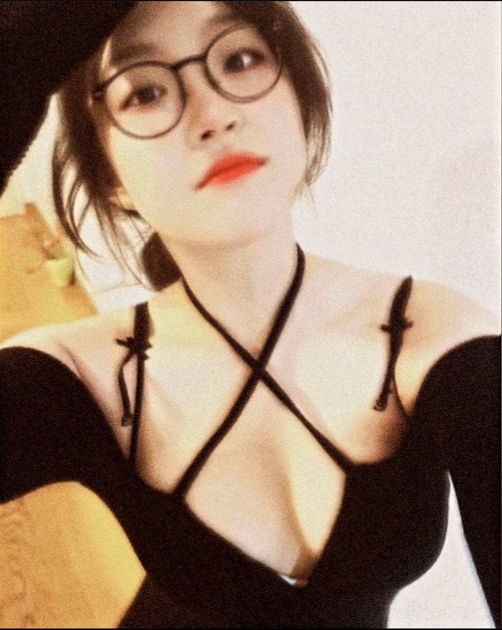 不怕反差婊有文化，就怕反差婊戴眼镜 [118P]