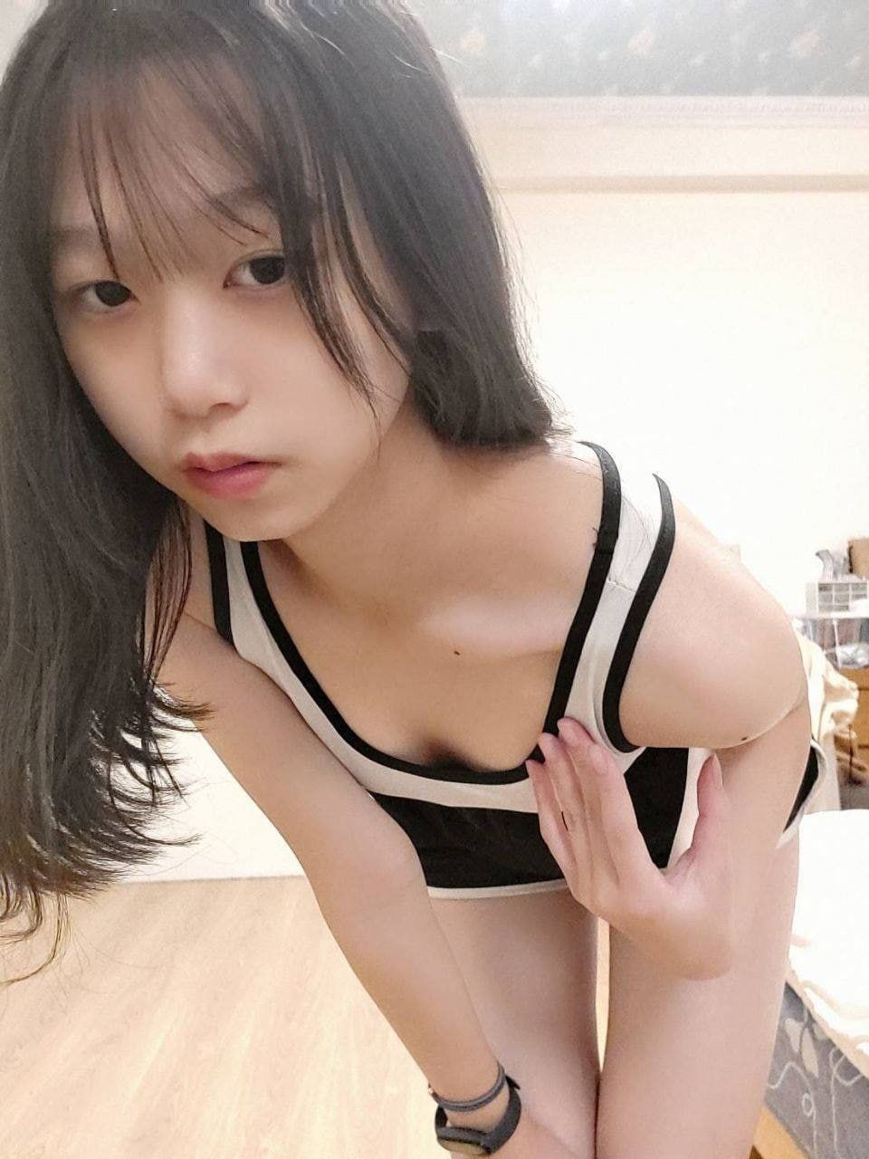 人妻女友的秘密 [107P]