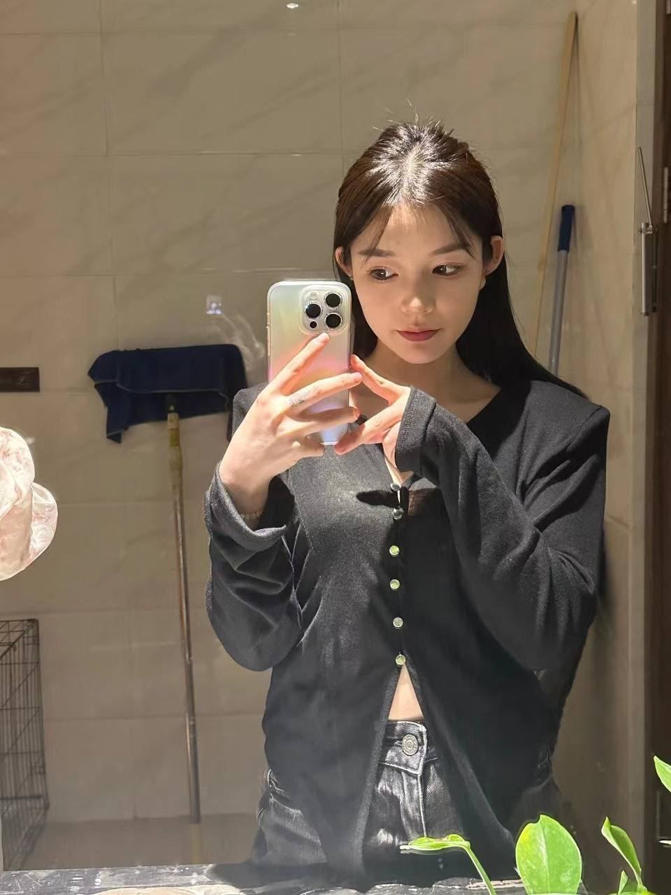 电报反差群里收集的反差婊，量大管饱，请君欣赏 [104P]