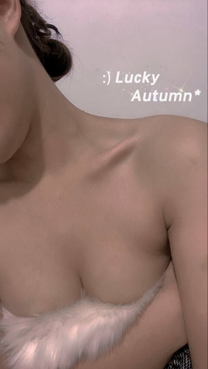 胸器逼人的大胸美女们性感内衣喷血大比拼[33P]