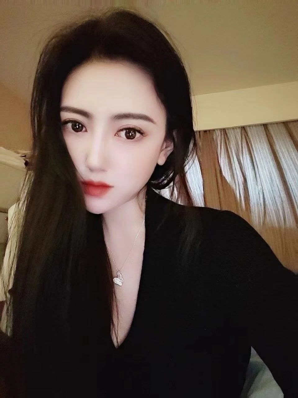 胸器逼人的大胸美女们性感内衣喷血大比拼[33P]
