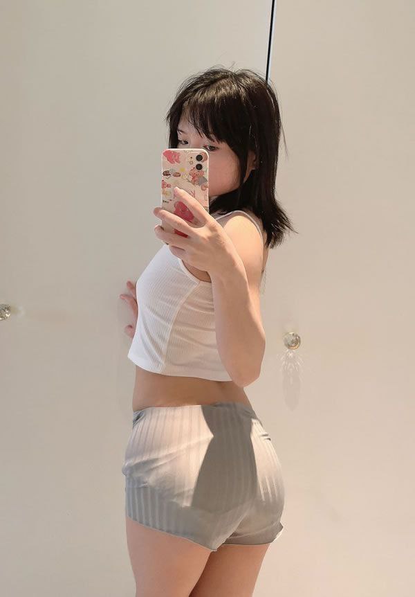 胸器逼人的大胸美女们性感内衣喷血大比拼[33P]