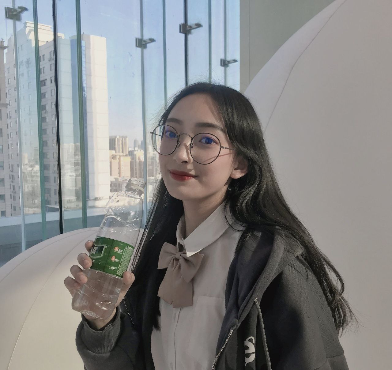 胸器逼人的大胸美女们性感内衣喷血大比拼[33P]