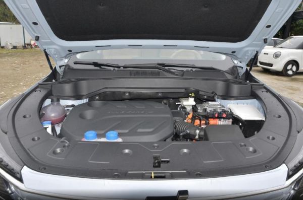 同样是插混SUV；蓝电E5定位中型才9.98万起，欧尚Z6 iDD拿什么比？